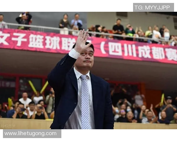 姚明带领中国男篮征战2023亚锦赛展现团队精神与竞技风采